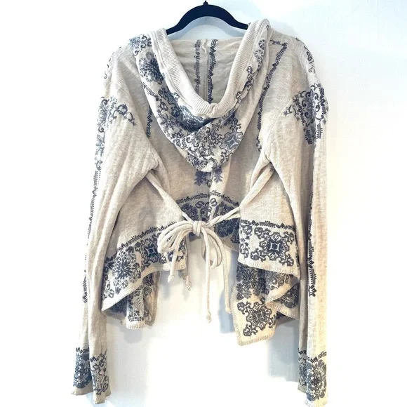Biya Beige and Blue Women's Embroidered Cardigan - Picture 5 of 7